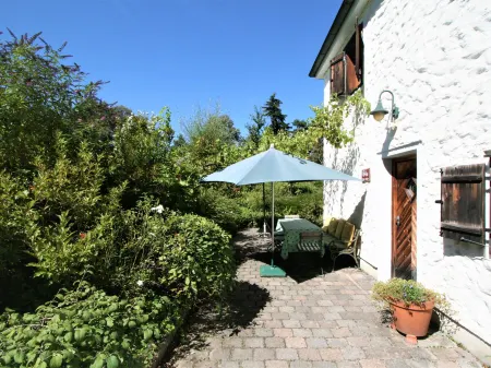 Vogelhutte Отели в г. Гемайнде Фёльс