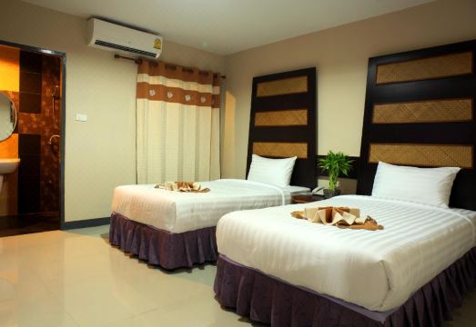 The Corner Hotel - Adults Only - Housity