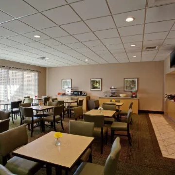 Travelodge by Wyndham Phoenix North