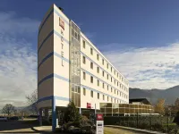 Hôtel ibis Archamps Porte de Genève Hôtels à proximité de : Le Grand Parc d'Andilly en été/hiver