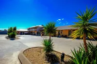 Club Motor Inn Hotels near Narrabri Airport