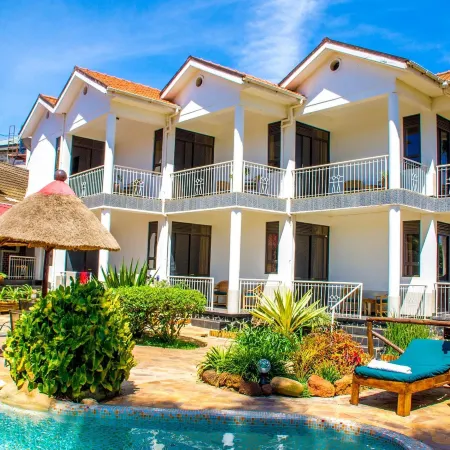 2 Friends Beach Hotel