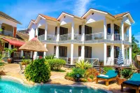 2 Friends Beach Hotel - Beach