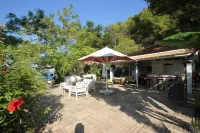 Ford Hotel