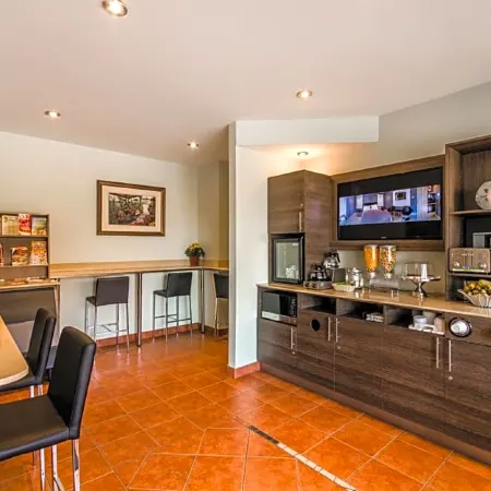 Olux Hotel-Motel-Suites