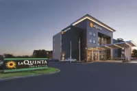 Comfort Suites Terre Haute University Area - 2-Star