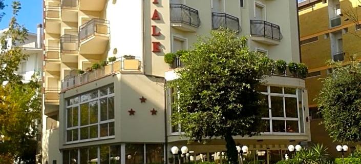 Hotel Imperiale Hotele w: Cesenatico