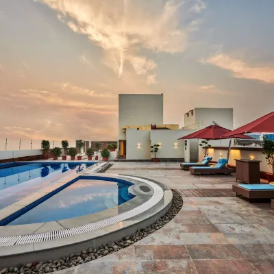 Hilton Garden Inn Lucknow Hotels near Ambedkar Memorial Park