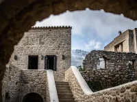 Korona Boutique Hotel Hotele w: Itilo