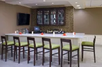 Hilton Garden Inn Hartford South/Glastonbury - bar