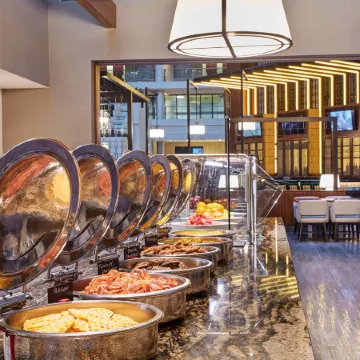 Embassy Suites by Hilton Washington DC Georgetown Отели рядом с достопримечательностью «Коллекция Филлипс»