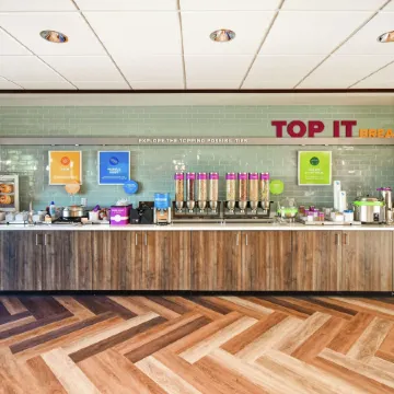 Tru by Hilton Louisville Airport Отели рядом с достопримечательностью «Сикс Флэгз Кентакки Кингдом»