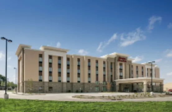 Hampton Inn & Suites Mason City Hotels near Rancho Deluxe
