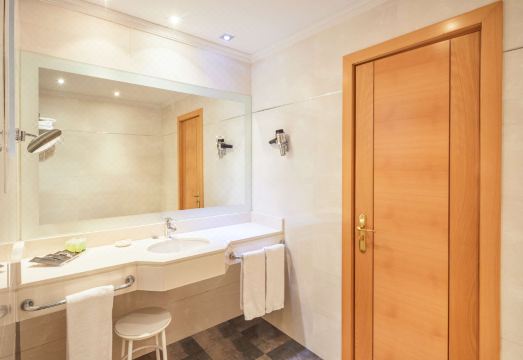 Cason del Tormes by HappyCulture