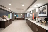 Hampton Inn & Suites Michigan City فنادق في لا بورت