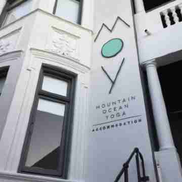 Moy Guesthouse & Backpackers Hotel Exterior