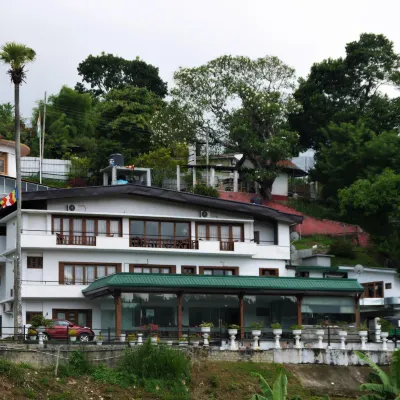 Heaven Seven Kandy Hotels near Kandy View Point