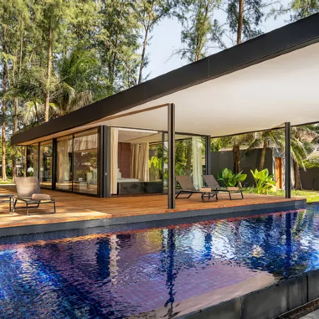 Grand Villa Noi Отели рядом с достопримечательностью «Yacht Haven Phuket Marina»