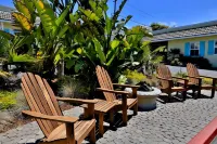 Beach Bungalow Inn and Suites Hotels near Treasures Antique Mall