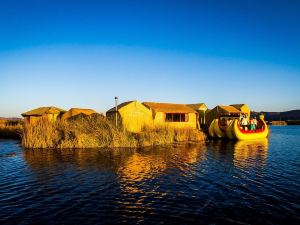 Uros Qhota Uta Lodge