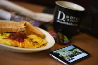 D. Hotel Suites & Spa - Desayuno