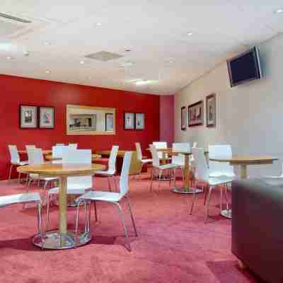 Travelodge Birmingham Central Broadway Plaza Dining/Meeting Rooms