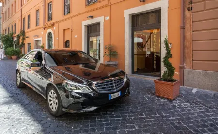 Hotel Manfredi Suite In Rome Отели рядом с достопримечательностью «Гробница Цецилии Метеллы»