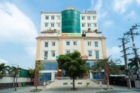 Nhan Duc Hotel Nguyen Van Qua
