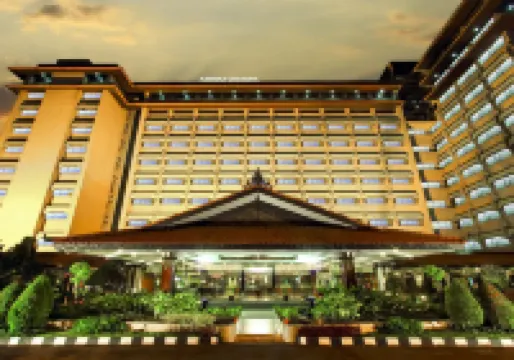 Hotel Kartika Chandra Hotel dekat Museum Satriamandala