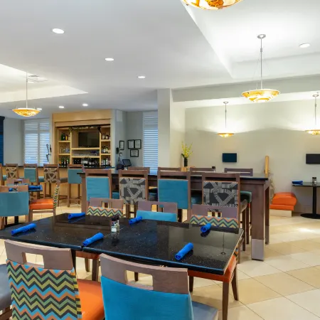 Holiday Inn WINTER HAVEN by IHG
