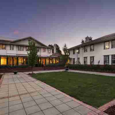 Hotel Kurrajong Canberra Hotel Exterior