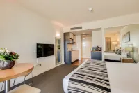 Central Cosmo Apartment Hotel فنادق في Taringa