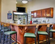 Comfort Inn & Suites Madison North - bar
