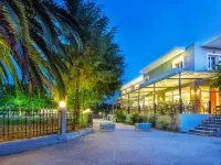 Silver Bay Hotel