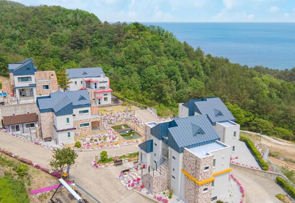 산토리니펜션 썸네일