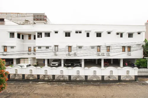 RedDoorz Near Palembang Trade Center 3 Hotels in Kemuning