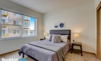 Frontdesk 124 W Washington St Apts Milwaukee - Housity