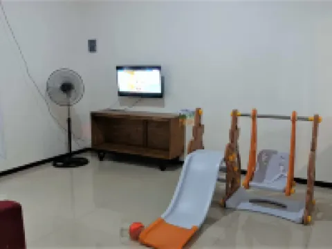 Alton Guest House (2 Bedrooms) Hotels in Sidorejo