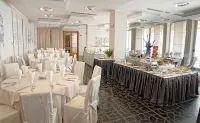Jadran, Rijeka, a Tribute Portfolio Hotel - breakfast