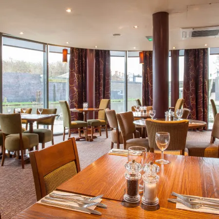Premier Inn Nottingham Arena (London Road)