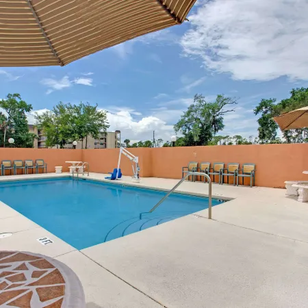 Super 8 by Wyndham Daytona Beach Отели рядом с достопримечательностью «Торговый центр Destination Daytona»