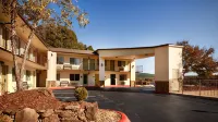 Quality Inn Clinton North Hotels in Fairfield Bay