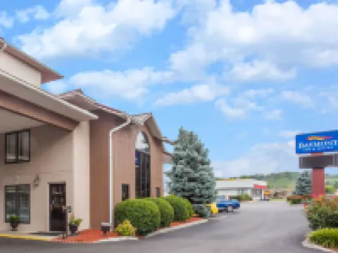 Baymont by Wyndham Pigeon Forge Near Island Drive Hotels in Pigeon Forge