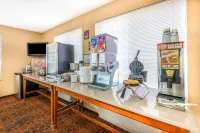 Super 8 by Wyndham Salina I-70 - Bữa sáng