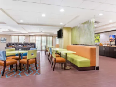 Comfort Inn & Suites Tampa North I-75 โรงแรมในแทมปา