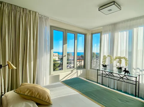 เบสท์เวสเทิร์นโรงแรมจอร์เนล แอนติบ-จวน-เลส-ปินส์