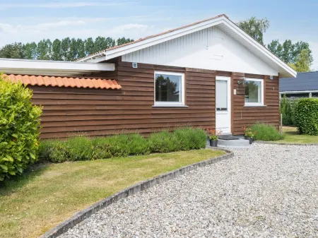 "Onni" - 1km from the Sea Отели в г. Гульборгсунн