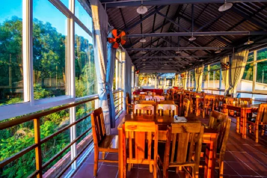 Hanh Ngoc Phu Quoc Resort Отели рядом с достопримечательностью «Лонг-Бич Перлс»