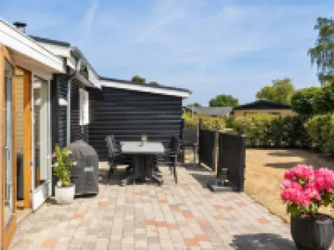 "Sari" - 250m from the Sea