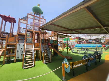 Apartment with Sea View Close to the beach